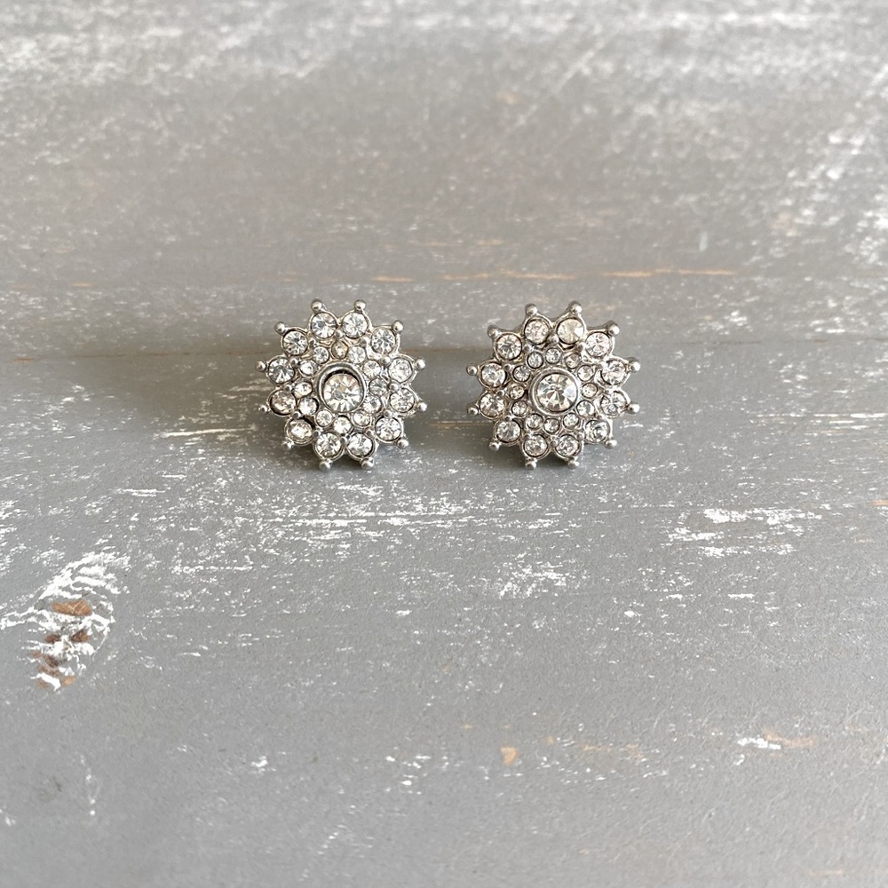 Elegant Crystal Rhinestone Silver Plated Star Earrings Studs